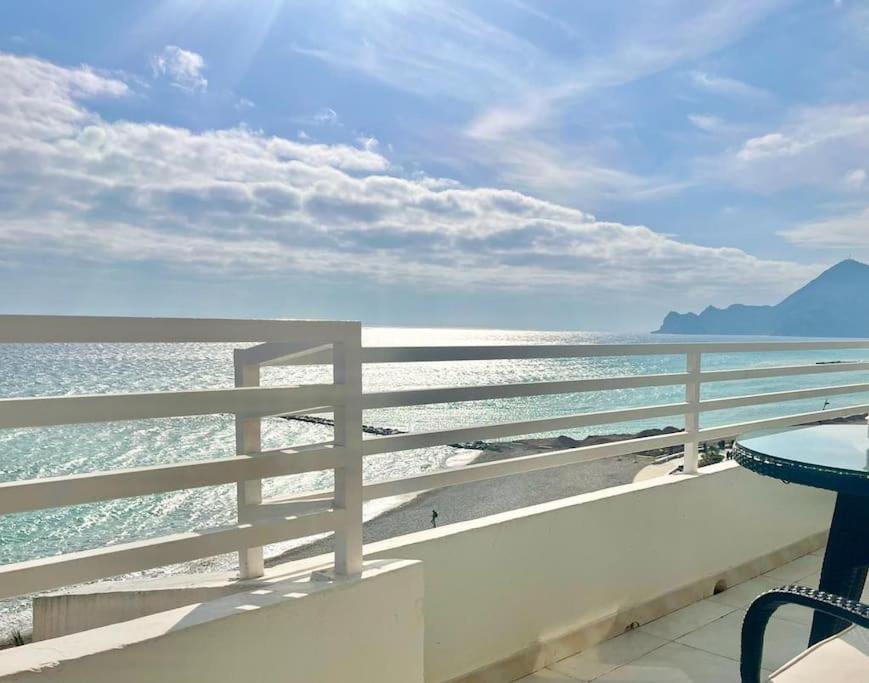 Sunrise Atic By Delucaco Apartment *